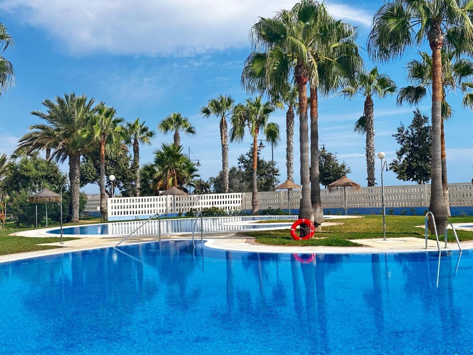 Luxurious Spacious Three Bedroom Apartment On Beachfront Almerimar Buitenkant foto