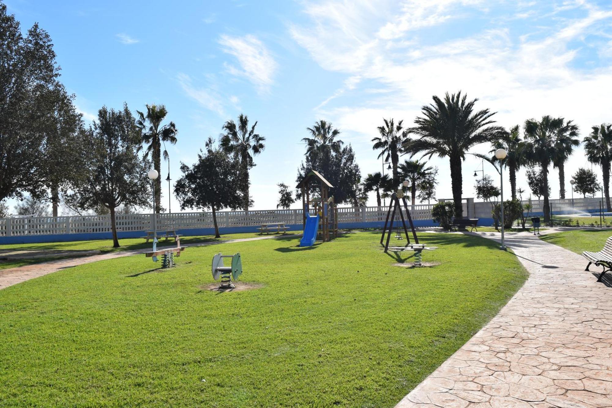 Luxurious Spacious Three Bedroom Apartment On Beachfront Almerimar Buitenkant foto